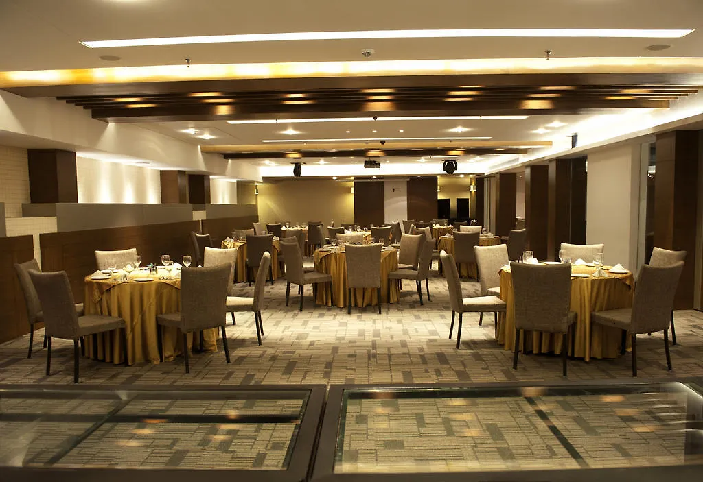 Maya Hotel Chandigarh 4*,  India